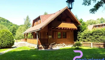 Case la cheie VárLak kulcsosházak - Sub Cetate