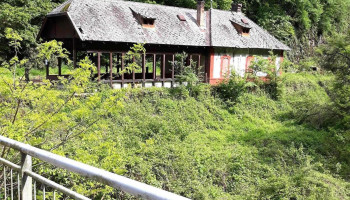 Peştera Casa Zmeului - Turnul de la Vama Sării - România