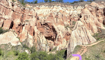 Rezervaţia naturală geologică Râpa Roșie - România