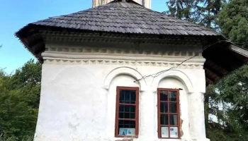 Schitul Păpușa - Romania