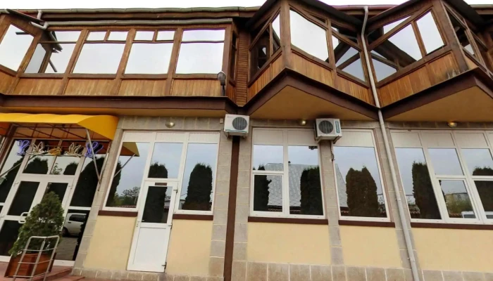 Anomis -  Exterior - Câmpulung