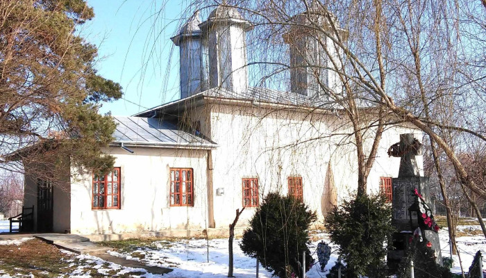 Biserica Adormirea Maicii Domnului A Ungurenilor Din Fantanele Fantanele - Fântânele