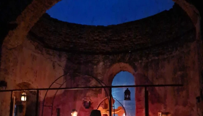 Biserica Ruinata De La Ciuperceni Poiana Zonă - Ciuperceni