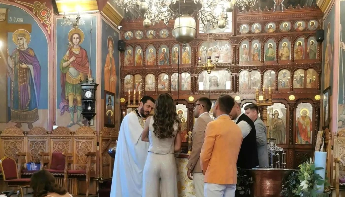 Biserica Sfantul Nicolae Din Ciofliceni Deschis Acum - Ciofliceni