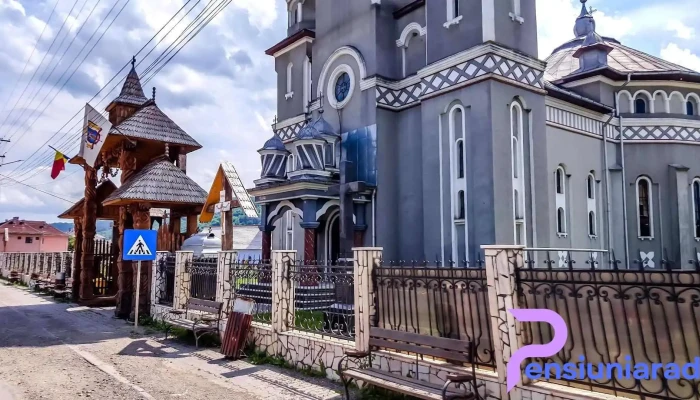 Biserica Sfinții Arhangheli - Strâmtura