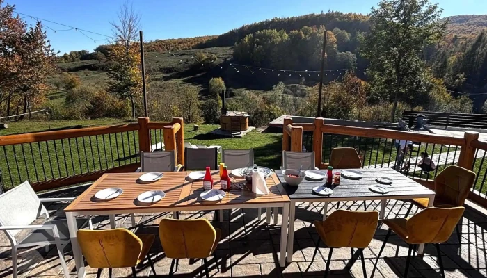 Cacica Hill Cu Piscina Exterioara Incalzita Unde - Cacica