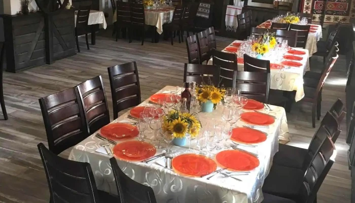 Casa Bucovineana  Restaurantpensiune De La Proprietar - Suceava