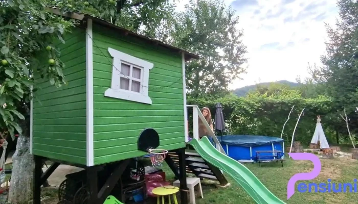 Casa Bunicii Comarnic -  Videoclipuri - Comarnic