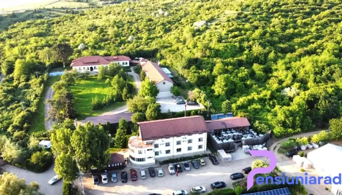 Casa Colinelor -  Aproape De Mine - Urlați