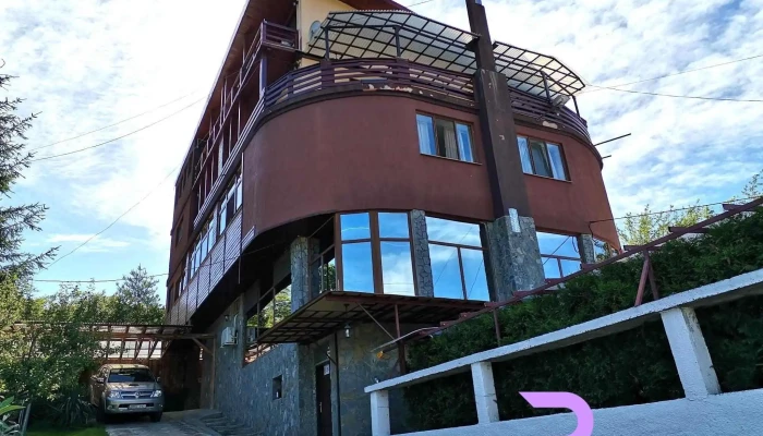 Casa Moroeni -  De La Vizitatori - Moroeni