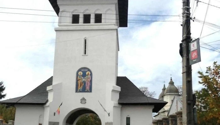 Catedrala Episcopala Fotografii - Huși