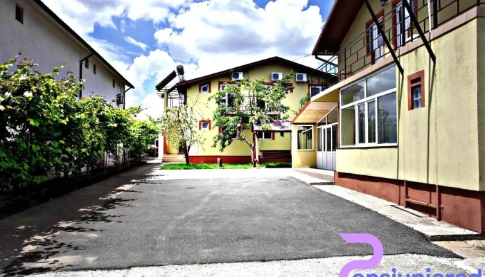 Cazare Casa Rares Costinesti -  Instagram - Costinești