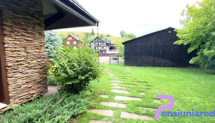 Chalet Hovel -  Videoclipuri - Mănăstirea Humorului
