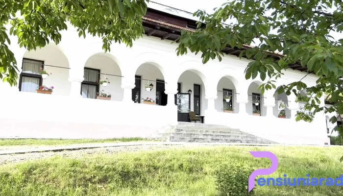 Conacul Dintre Vii -  Deschis Acum - Urlați