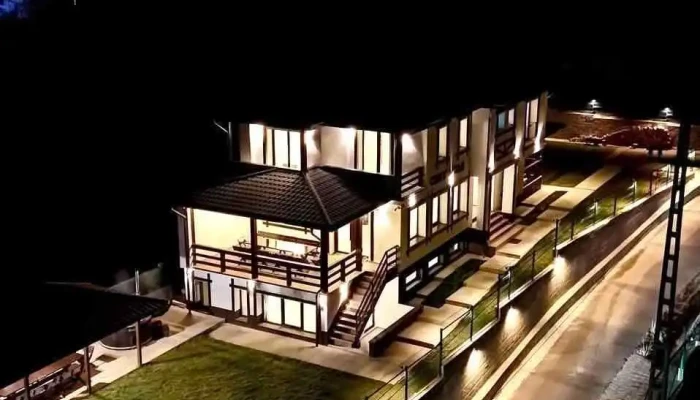 Conacul Lacului Brebu -  Exterior - Brebu Mănăstirii
