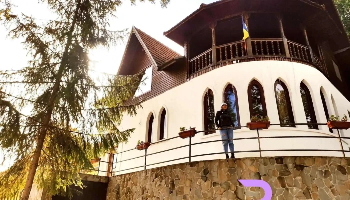Conacul Secaria De La Vizitatori - Secăria
