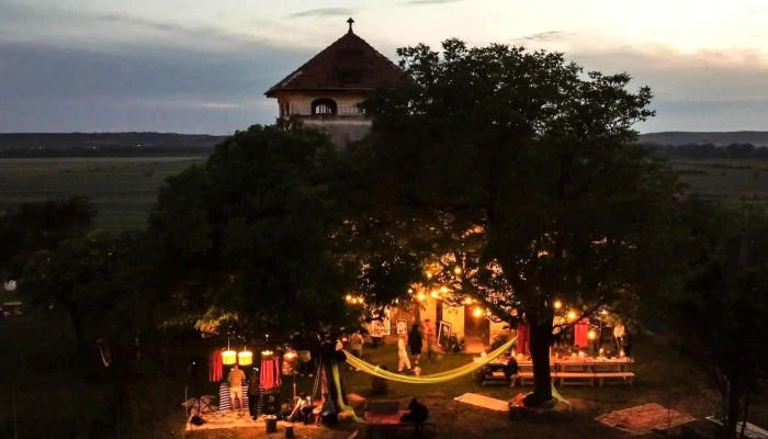 Conacul Teisanu Program - Coţofenii Din Faţă