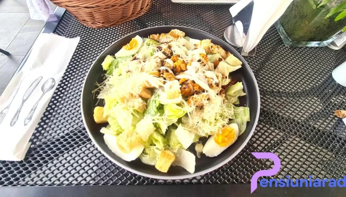 Farmers House   Steaklounge Salata Caesar - Beiuș