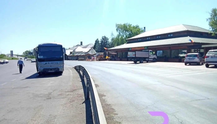 Floarea Salcamului Popas Hanu Conachi Cele Mai Recente - Km 47, Dn25