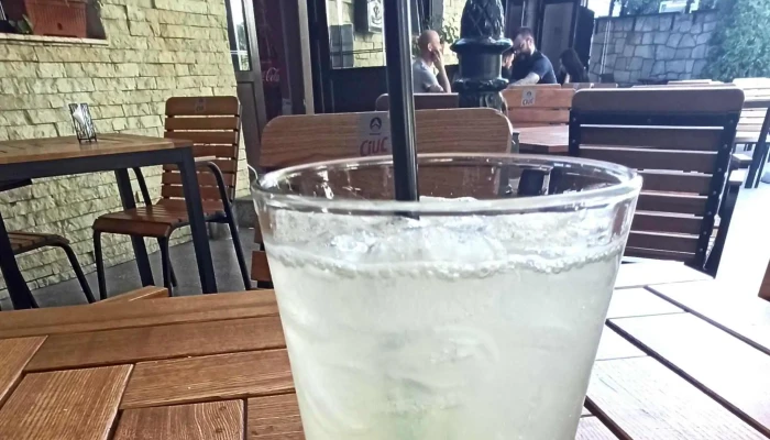 Gin Tonic -  Cum Să Ajungi Acolo - Huși