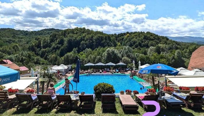 Hanul Bolestilor Parcul Natural Gradistea Muncelului Cioclovina - Bulevarul Ecaterina Teodoroiu