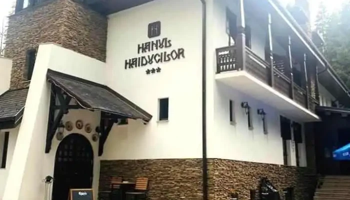 Hanul Haiducilor Obarsia Lotrului -  Deschis Acum - Obârşia Lotrului