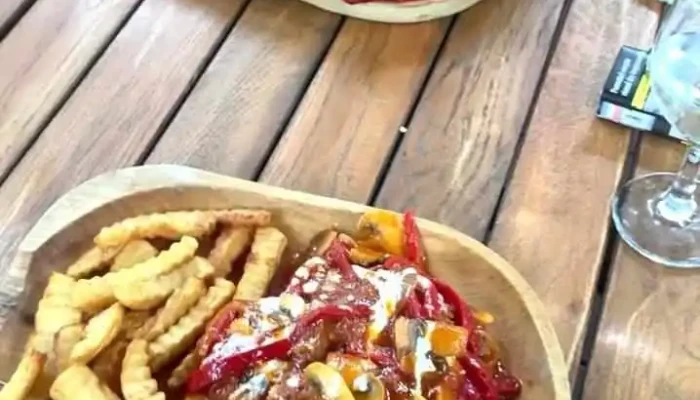 Hanul La Doi Ursi -  Mancaruribauturi - Dumbrăvești