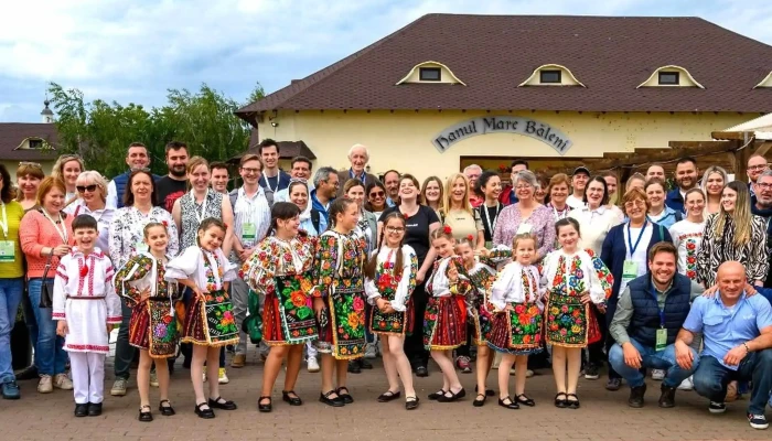 Hanul Mare Baleni -  Comentarii - Băleni-români