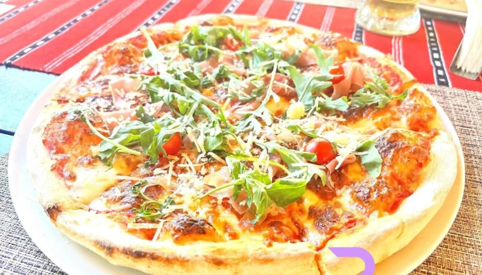 Hanul Marioarei -    Restaurant Nunti Botez Evenimente Roman Salon Evenimente Meniu Nunta Botez Roman Judetul Neamt Pizza - Roman
