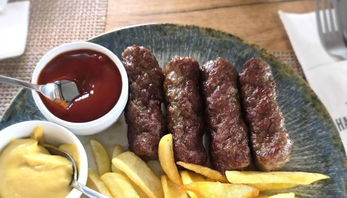 Hanul Trei Iazuri -  Program - Miclăușeni