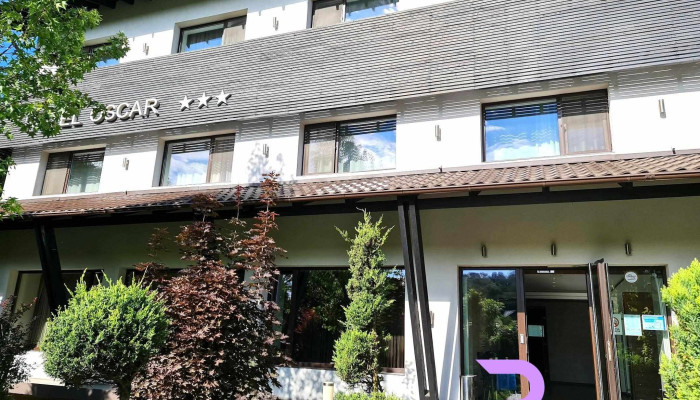 Hotel Restaurant Oscar -  De La Vizitatori - Câmpina