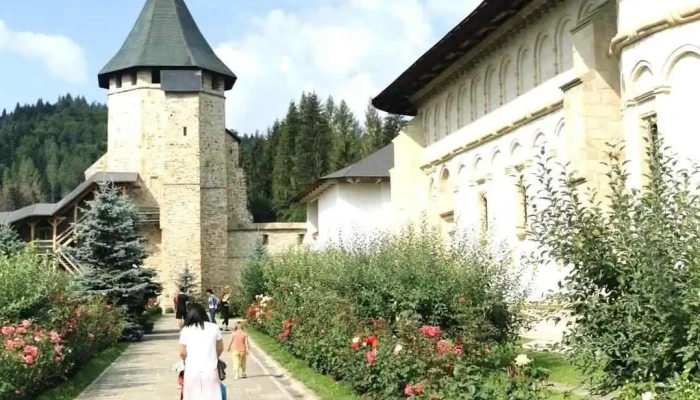 Hotelul Manastirii Putna Arhondaricul Visarion Puiu Exterior - Putna