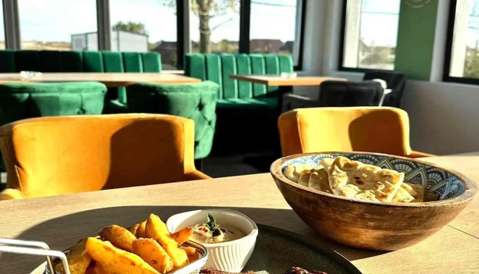 Indys Restaurant De La Proprietar - Vidra