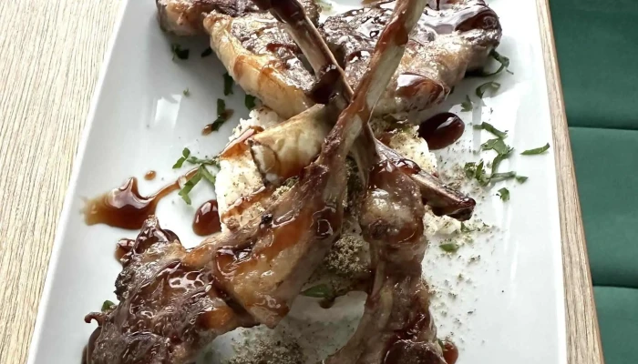 Indys Restaurant Scor - Vidra