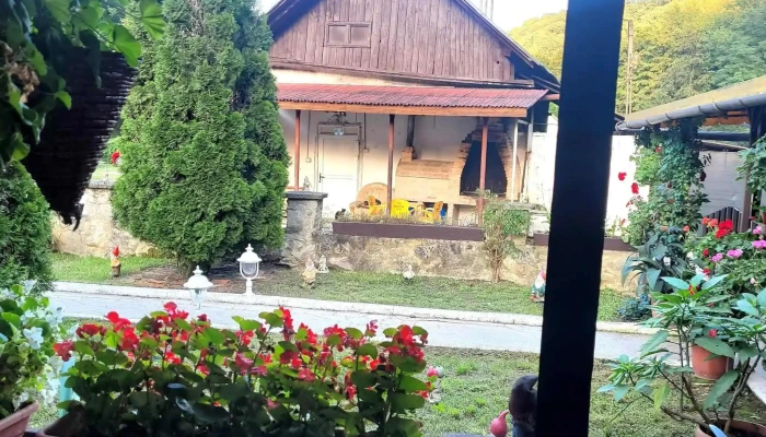 La Hambar -  Aproape De Mine - Reșița