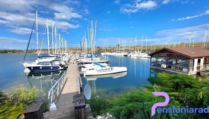 Life Harbour Marina - Limanu