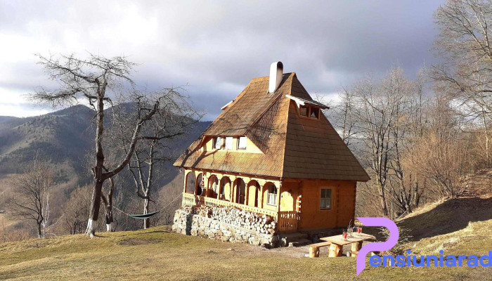 Loc De Tihna De La Vizitatori - Valea Ierii