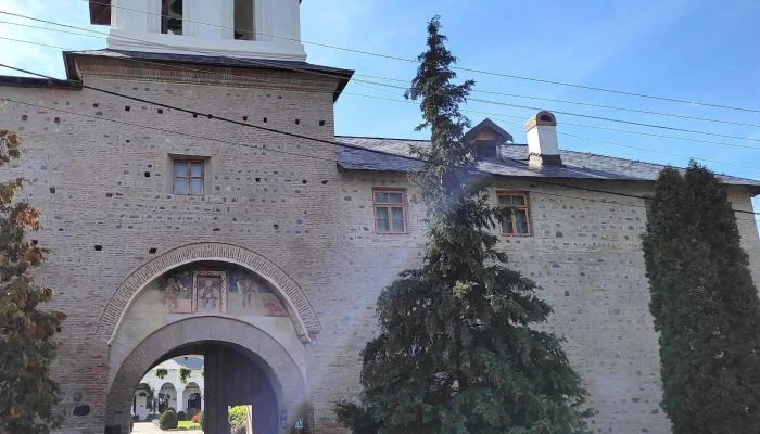 Manastirea Aninoasa Aproape De Mine - Aninoasa