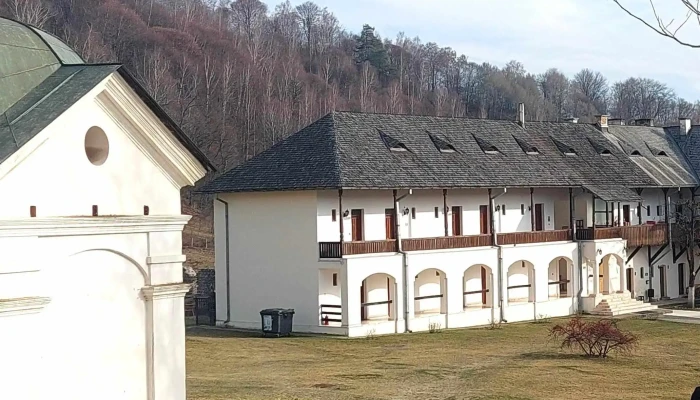 Manastirea Hurezi Locație - Romanii De Jos