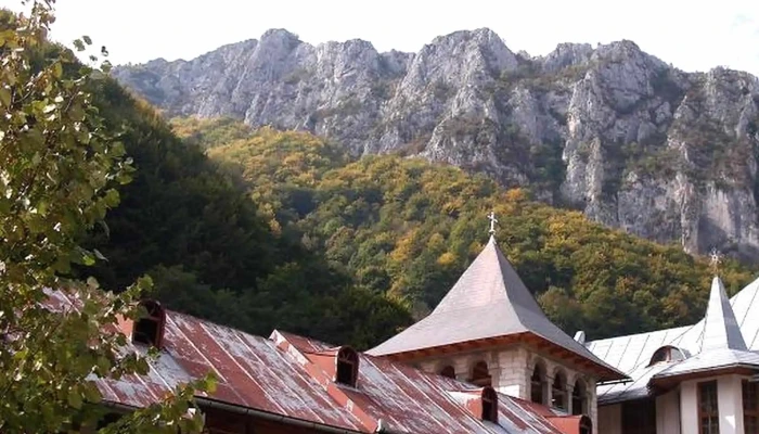 Manastirea Ramet Instagram - Valea Mănăstirii