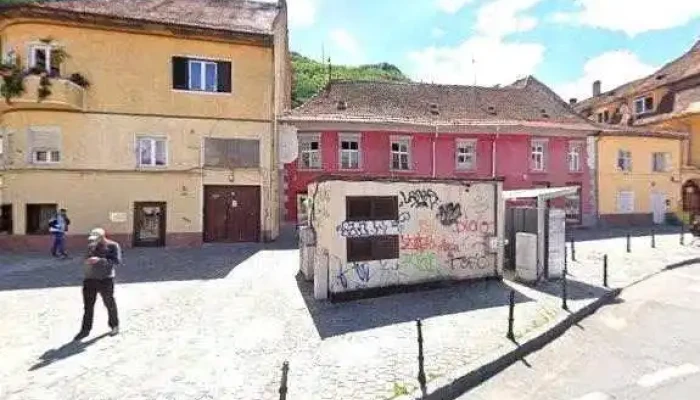 Monument Istoric -    Hanul Rosu 1689 Street View Si 360deg - Brașov