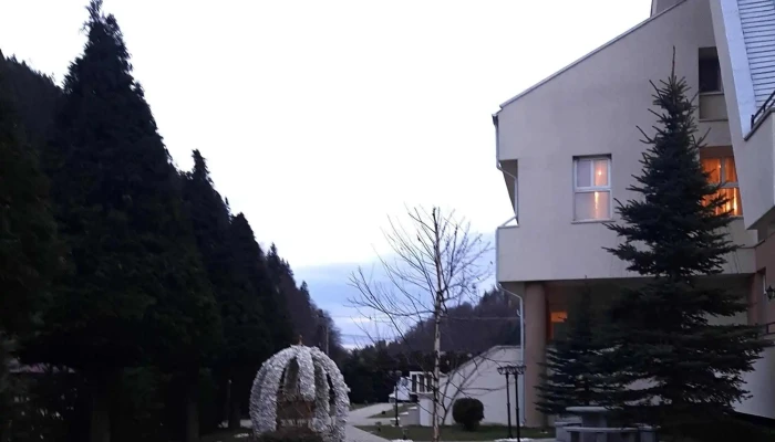 Motel Zemes Aproape De Mine - Zemeș