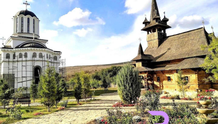 Mănăstirea Crucea - Romania