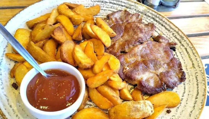Palace -    Pensiune   Restaurant Mancaruribauturi - Cărpinet