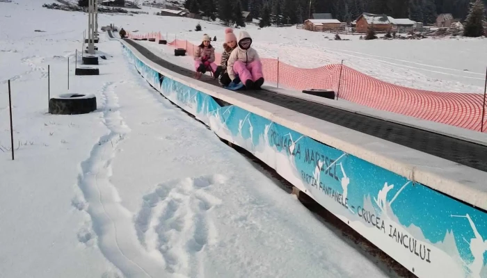 Partie Sanie   Patinoar Marisel Crucea Iancului Unde - Mărișel
