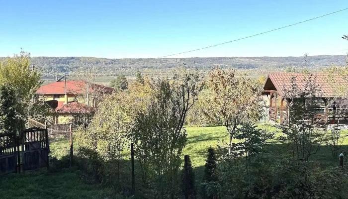 Pensiune In Varful Dealului De La Vizitatori - Izvoarele