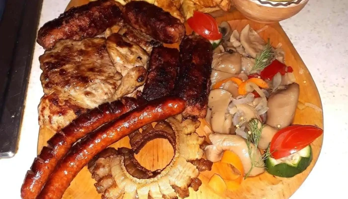 Pensiunea Casa Cu Roti Mancaruribauturi - Sasca Română