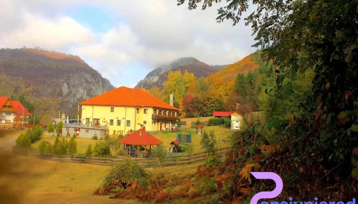 Pensiunea Castania -    Polovragi Aproape De Mine - Poiana Mănăstirii