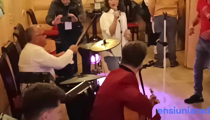 Pensiunea Cheile Oltetului Videoclipuri - Poiana Mânăstirii