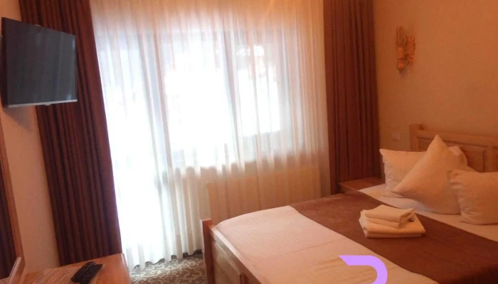 Pensiunea Maierus Camere - Brateș